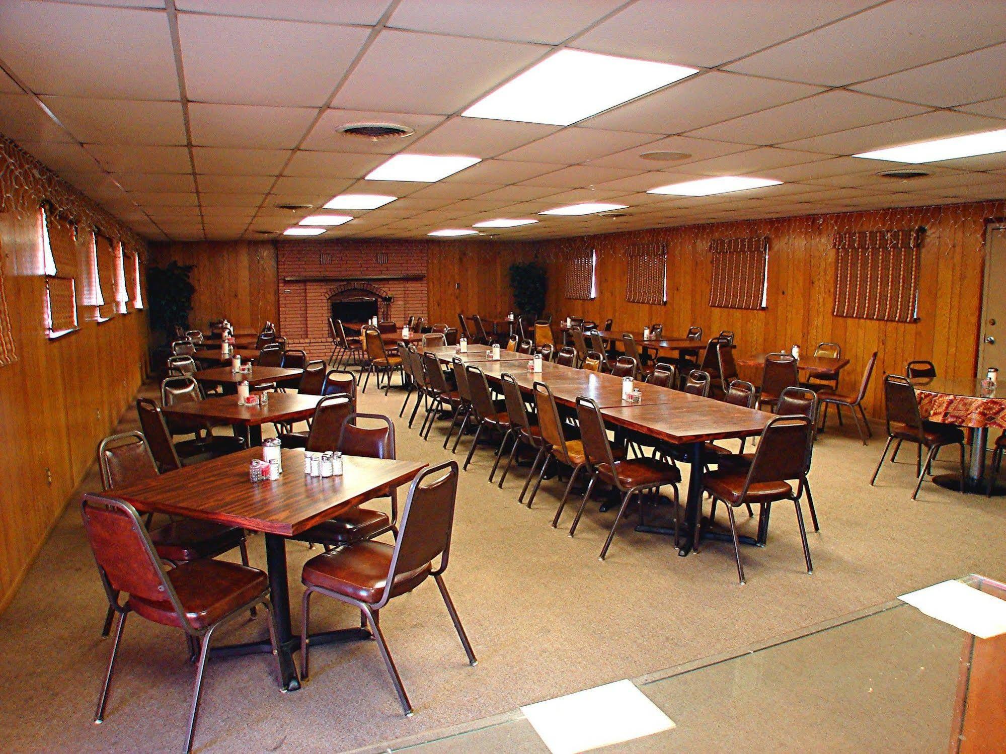 Lakeside Inn & Suites Mathis Restaurant photo